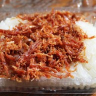 หมูปิ้งนมสด-หญิงนุ้ย