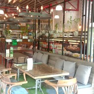 บรรยากาศ ห้องอาหารเอแอนด์เอ