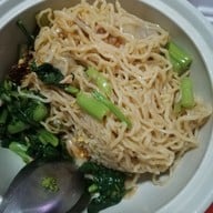 ราชาบะหมี่ เกี๊ยวปูหมูแดงอบน้ำผึ้ง