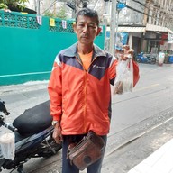 หมูปิ้งนมสด-หญิงนุ้ย