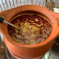 ร้านน้ำเงี้ยว-ข้าวซอย หม้อดิน