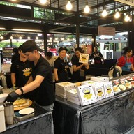 บรรยากาศ CHEESY KING GYOZA วังหิน