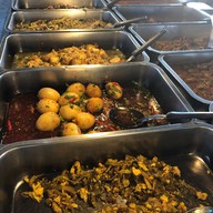 ข้าวแกงบ้านต้นสน