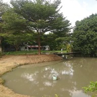 บรรยากาศ สวนอาหารและบ่อตกปลา ตวัดเบ็ด