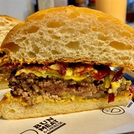 เมนูของร้าน Bun Meat and Cheese เดอะคอมมอนส์ ศาลาแดง