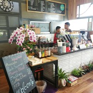 มีนา คาเฟ่&เรสเตอรองท์
