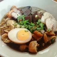 พรชัยก๋วยจั๊บน้ำข้น