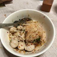 ดูดดูกหมู ก๋วยเตี๋ยวกระดูกหมู เมืองเอก