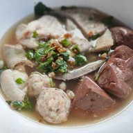 เกาเหลาเลือดหมูเจ้าเก่าสี่แยกบางนา