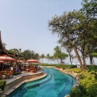 บรรยากาศ You & Mee Poolside Restaurant โรงแรม ไฮแอท รีเจนซี่ หัวหิน