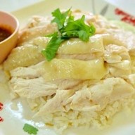 เฮียตั้วข้าวมันไก่ ข้าวหมูแดง ก๋วยเตี๋ยวหมู