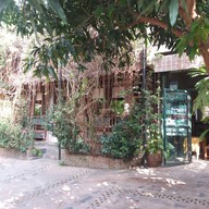 หน้าร้าน Banban Nannan library