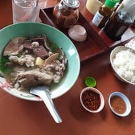 เมนูของร้าน ข้าวเลือดหมูตราด