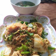 ผัดไทโบราณหมุกรอบ