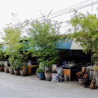 10เต็ม10หมูสะเต๊ะ ลาดกระบัง × เปี๊ยกส้มตำ อาหารตามสั่ง