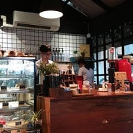 Sanctuary Cafe & Restaurant ปากน้ำ ซอยการประปา