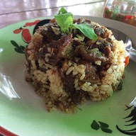 ก๋วยเตี๋ยวเนื้อเปื่อยหมูตุ๋น จ.รุ่งรวี