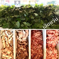 เมนูของร้าน ต้มเลือดหมูเฮียแว่น