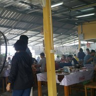 บรรยากาศ เป็ดย่างไก่ย่างคูเมือง สาขา 5