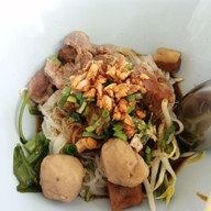 เมนูของร้าน รัชกฤตเนื้อตุ๋นยาจีน