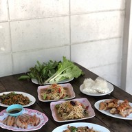 ส้มตำลุงหนวด รามฯ 12
