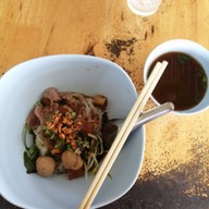 เมนูของร้าน รัชกฤตเนื้อตุ๋นยาจีน