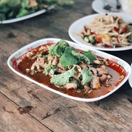 ส้มตำลุงหนวด รามฯ 12