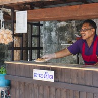 บรรยากาศ ส้มตำลุงหนวด รามฯ 12