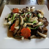 เมนูของร้าน ครัวชมจันทร์ นครนายก