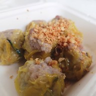 เมนูของร้าน แดง ขนมจีบ ขนมถ้วย สีคิ้ว