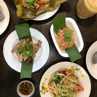 ถึงแก่น อีสานฟู้ด