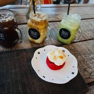 เมนูของร้าน TREAT Cafe & Hangout