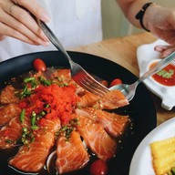 เมนูของร้าน ยำโหด โคตรแซ่บ...ซี๊ด ลาดกระบัง