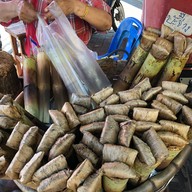 ร้านข้าวหลามแม่เล็ก รอดบางยาง