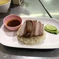 เมนูของร้าน กินเฮง ข้าวมันไก่ตอนสูตรโบราณ สีลม