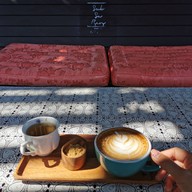 เมนูของร้าน สุขสราญ Cafe X Bread