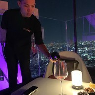 เมนูของร้าน CRU Champagne Bar centralwOrld