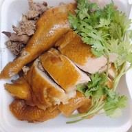 ไก่บ้านต้มน้ำปลา จ่าตุ๊ สาขา3 หน้าซีเจ มอร์ (สุภาพงษ์1แยก3-3)