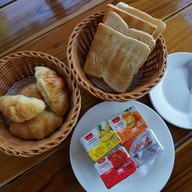 Montoro Resort เพชรบุรี หนองหญ้าปล้อง