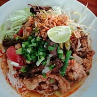 ตึก4กั๊ดซะป๊ะอาหารเหนือสูตรเชียงราย- ในคอนโดบ้านสวนสุขุมวิท