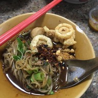 เมนูของร้าน ก๋วยเตี๋ยวเรือป๋ายักษ์