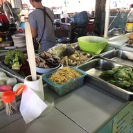 ป้าม้วนอาหารตามสั่ง