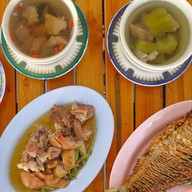 ขาหมูบางรัก