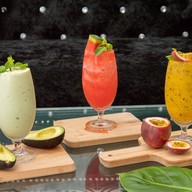 เมนูของร้าน Hom-CHA CAFE Steak Bistro