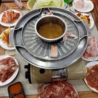 เมนูของร้าน ตัวแตกโต๊ม หมูกระทะ