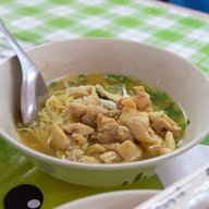 เมนูของร้าน ก๋วยเตี๋ยวไก่ยายปอน