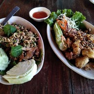 ร้านอาหารเรือนไทยสวนน้ำ