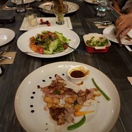 บรรยากาศ Upper Bar & Restaurant UD TOWN