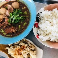 ข้าวหมูทอด-ไก่ทอด น้ำจิ้มแจ่ว หมู่บ้านคณาทรัพย์ หมู่บ้านคณาทรัพย์