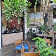 Atelier Cafe' and Studio